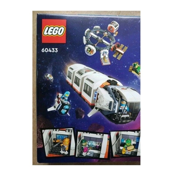 LEGO CITY: Modular Space Station (60433) New Sealed - Picture 4 of 7